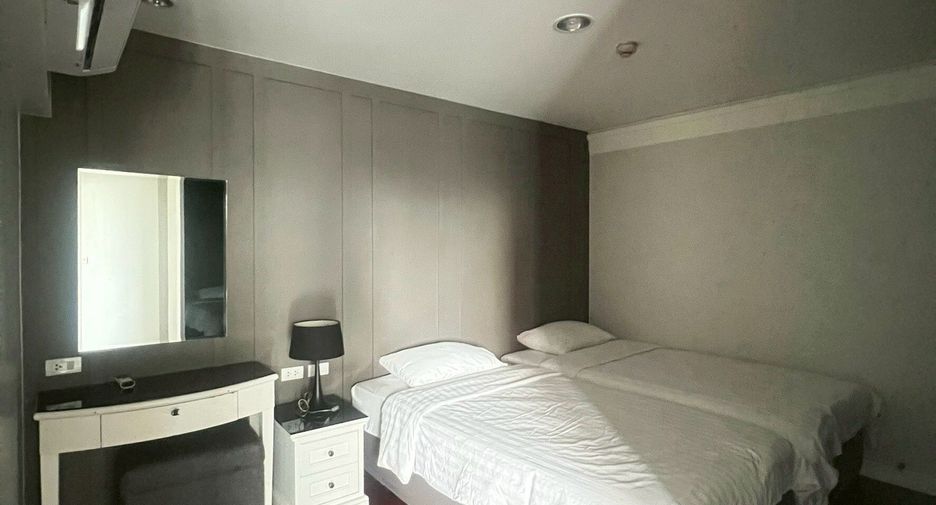 For rent 2 bedrooms apartment in Watthana, Bangkok
