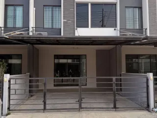 Reihenhaus zur Miete mit 3 Zimmer in Khlong Luang, Pathum Thani