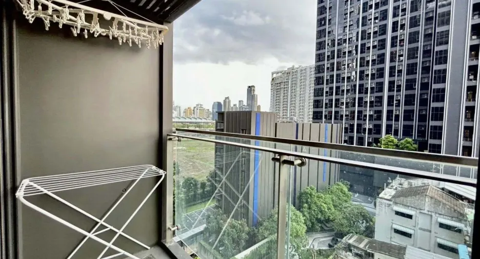 Wohnung zur Miete mit 1 Zimmer in Huai Khwang, Bangkok