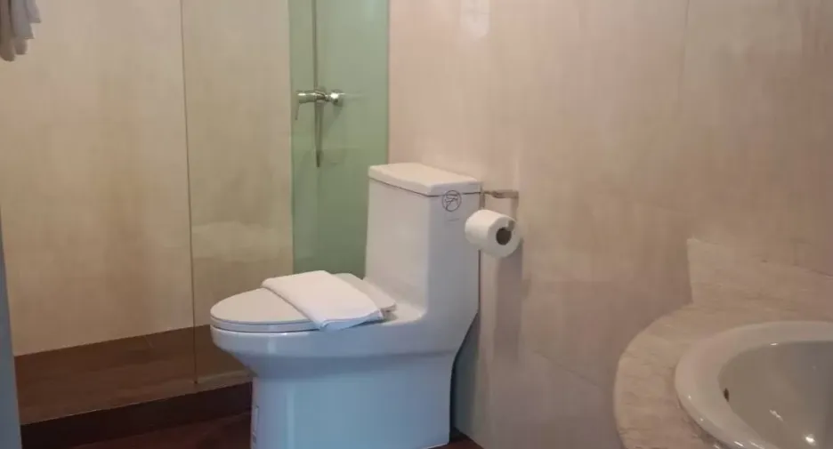 For rent 2 bedrooms apartment in Watthana, Bangkok