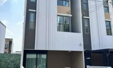 For rent 3 bedrooms townhouse in Don Mueang, Bangkok