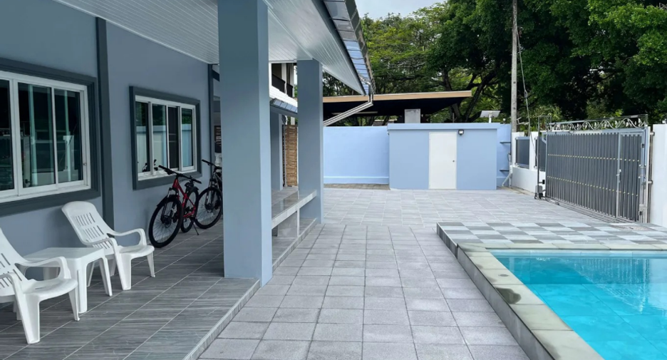 For rent 5 bedrooms villa in Mueang Phuket, Phuket