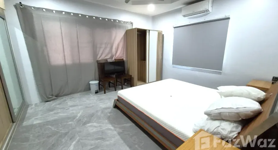 For rent 5 bedrooms villa in Mueang Phuket, Phuket