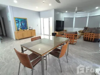 For rent 5 bedrooms villa in Mueang Phuket, Phuket