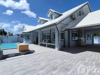For rent 5 bedrooms villa in Mueang Phuket, Phuket