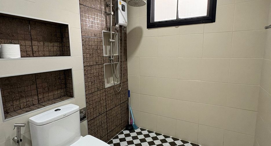 For rent 3 ベッドルーム villa in Bang Lamung, Chonburi