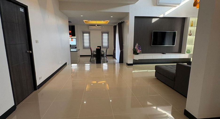 For rent 3 ベッドルーム villa in Bang Lamung, Chonburi