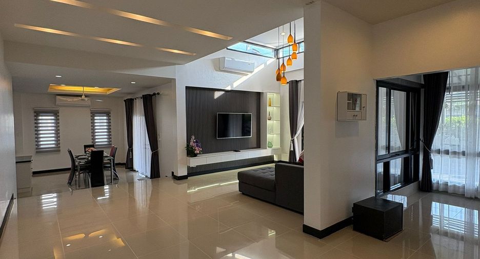 For rent 3 ベッドルーム villa in Bang Lamung, Chonburi