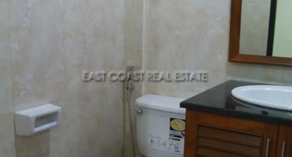 出租 和 出售 2 卧室 独立屋 在 Bang Lamung, Chon Buri