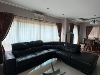 À louer 3 chambres maison à Bang Lamung, Chonburi