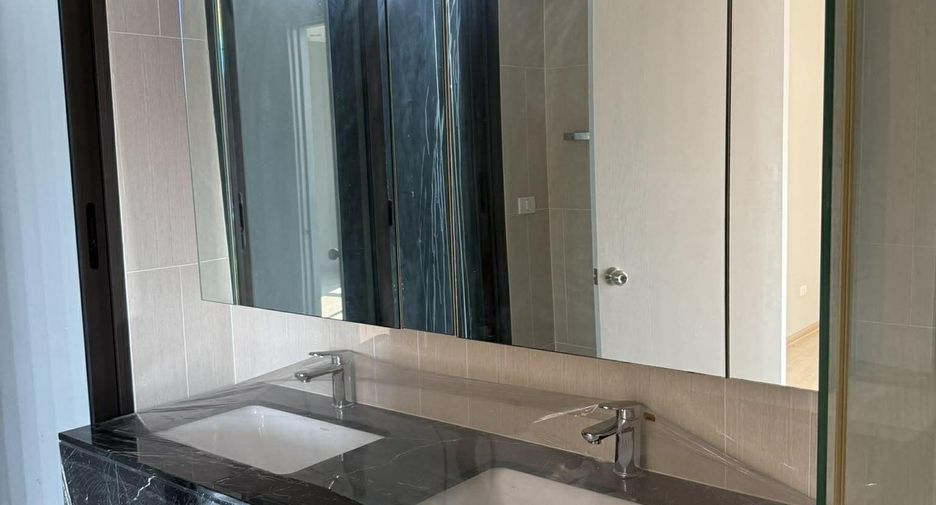 For rent 3 bedrooms townhouse in Suan Luang, Bangkok