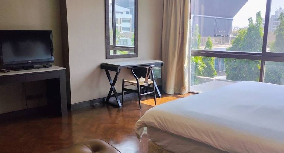 For rent 2 bedrooms apartment in Watthana, Bangkok