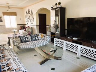 Casa en alquiler de 5 habitaciones en Bang Lamung, Chonburi