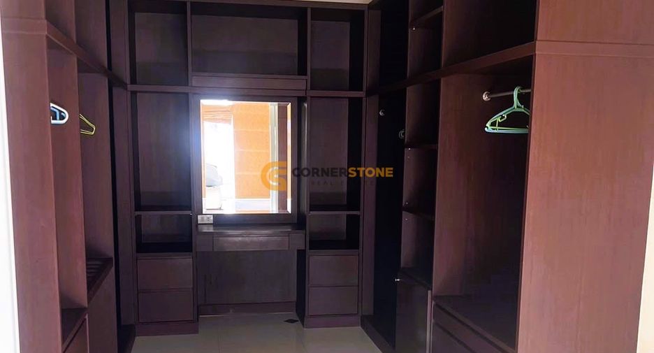 Haus zur Miete mit 5 Zimmer in Bang Lamung, Chonburi