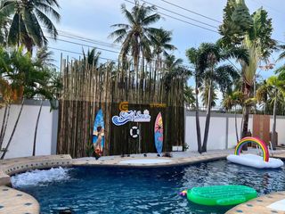 Casa en alquiler de 5 habitaciones en Bang Lamung, Chonburi