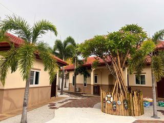 Casa en alquiler de 5 habitaciones en Bang Lamung, Chonburi