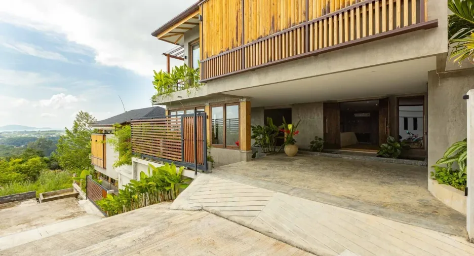 For rent 4 bedrooms villa in Mueang Phuket, Phuket