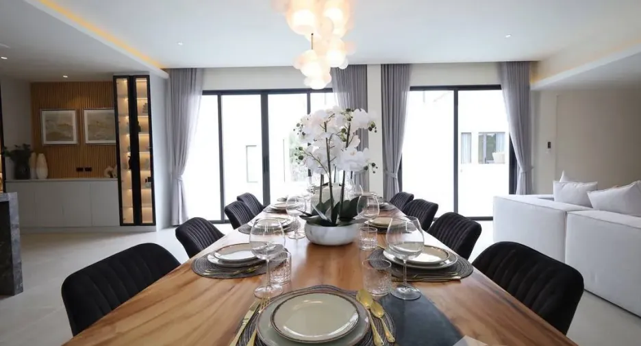 For sale 5 ベッドルーム villa in Bang Lamung, Chonburi
