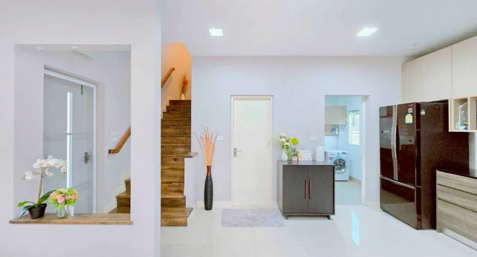 For rent 4 bedrooms house in Mueang Chiang Mai, Chiang Mai