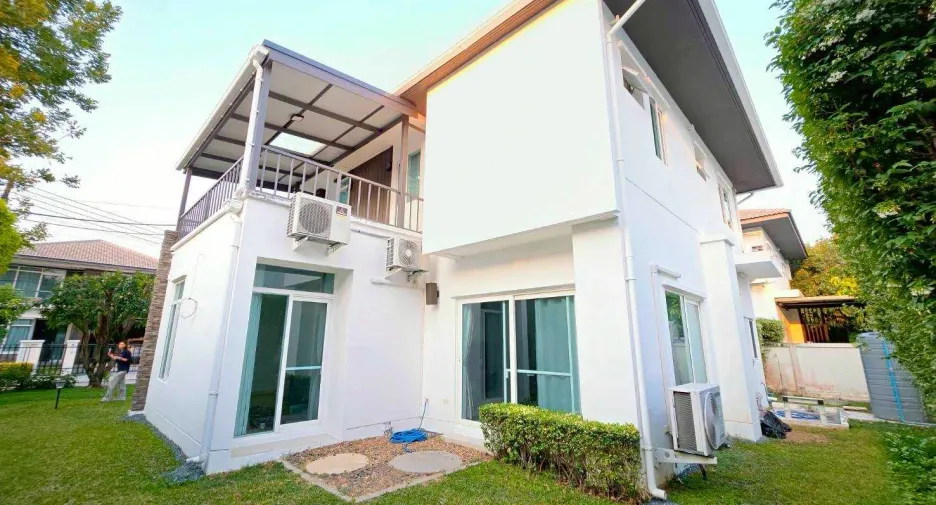 For rent 4 bedrooms house in Mueang Chiang Mai, Chiang Mai