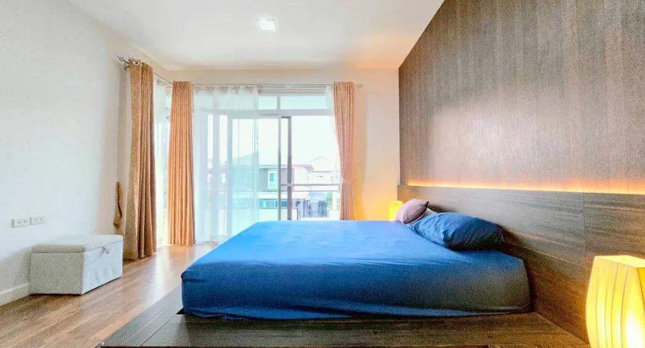 For rent 4 bedrooms house in Mueang Chiang Mai, Chiang Mai