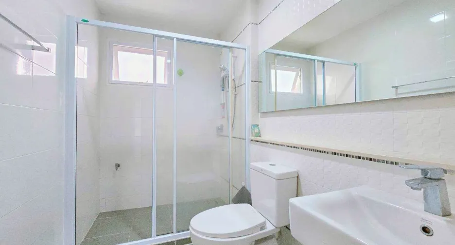 For rent 4 bedrooms house in Mueang Chiang Mai, Chiang Mai