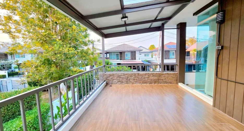 For rent 4 bedrooms house in Mueang Chiang Mai, Chiang Mai