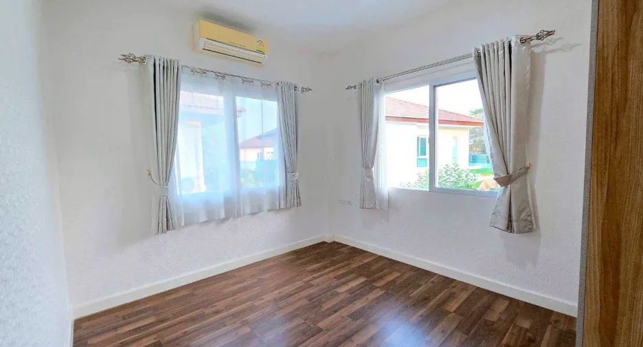 For rent 4 bedrooms house in Mueang Chiang Mai, Chiang Mai