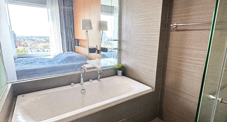 For rent 2 bedrooms condo in Khlong Toei, Bangkok
