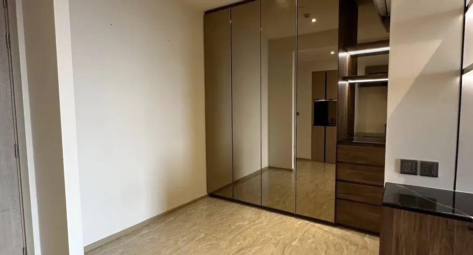 Продажа 1 кровать кондо в Хуаи Кхщанг, Бангкок