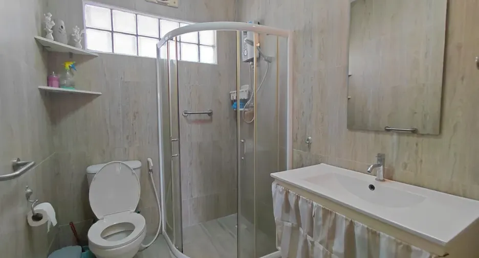 Haus zum Kauf mit 3 Zimmer in Cha Am, Phetchaburi