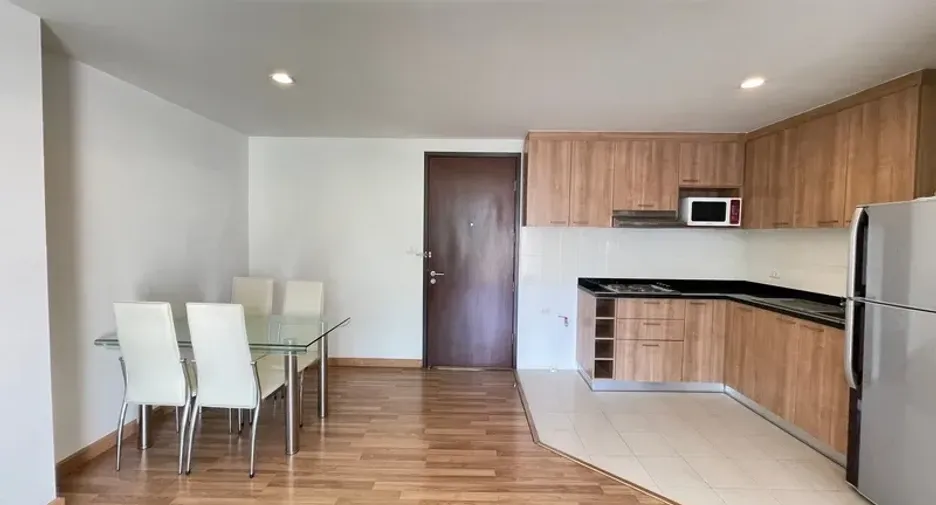 For rent 3 bedrooms condo in Khlong Toei, Bangkok