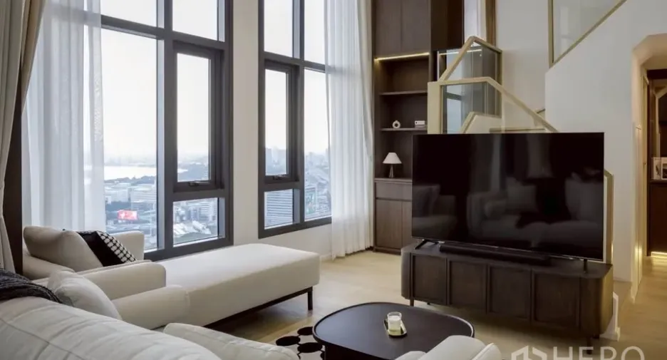 For rent 3 bedrooms condo in Khlong Toei, Bangkok
