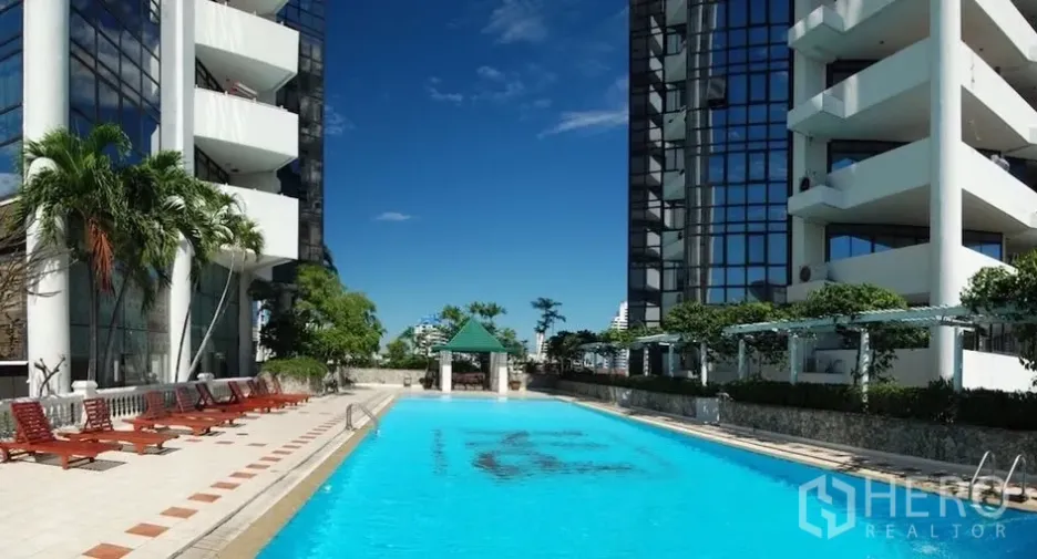 Condo en alquiler de 2 habitaciones en Khlong Toei, Bangkok