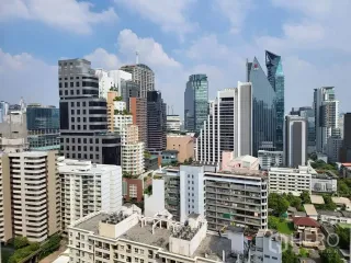 For rent 2 bedrooms condo in Khlong Toei, Bangkok