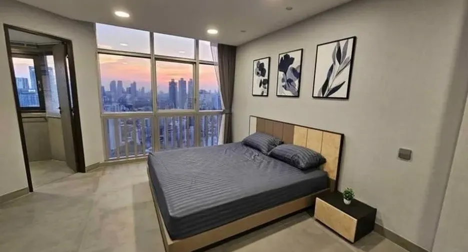 For rent and for sale 3 bedrooms condo in Khlong Toei, Bangkok