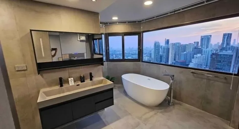 For rent and for sale 3 bedrooms condo in Khlong Toei, Bangkok