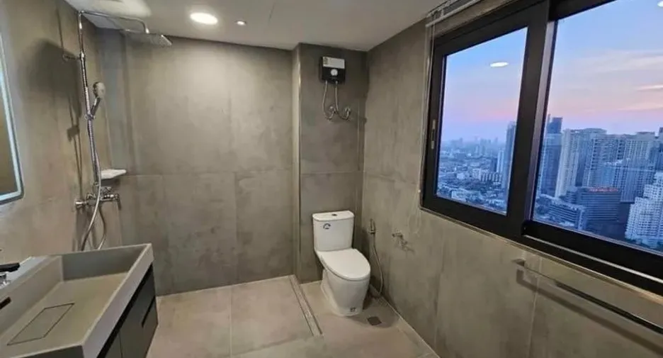 For rent and for sale 3 bedrooms condo in Khlong Toei, Bangkok
