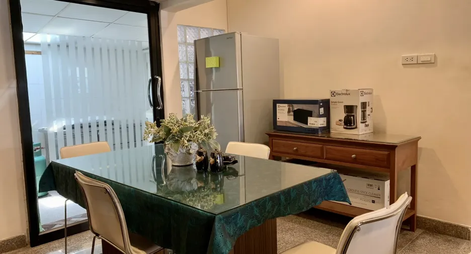 出租 3 卧室 独立屋 在 Saphan Sung, 曼谷