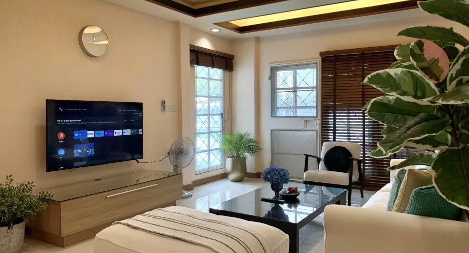 出租 3 卧室 独立屋 在 Saphan Sung, 曼谷