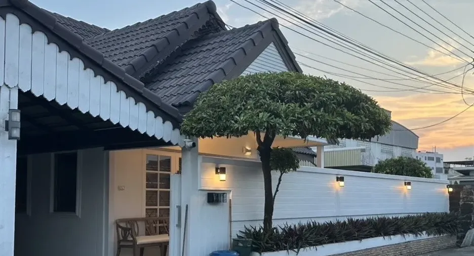 出租 3 卧室 独立屋 在 Saphan Sung, 曼谷