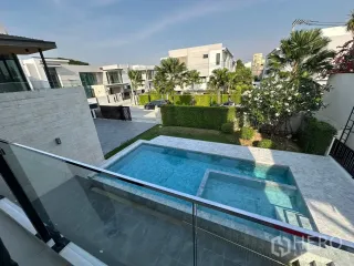 For sale 5 bedrooms house in Bang Khen, Bangkok