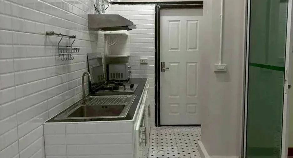 For rent 3 bedrooms townhouse in Suan Luang, Bangkok