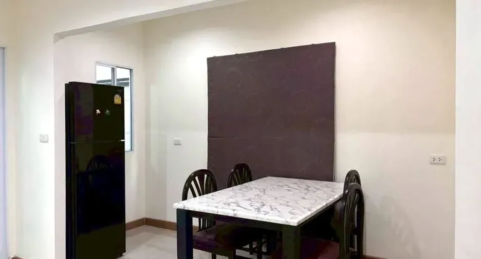 For rent 3 bedrooms townhouse in Suan Luang, Bangkok