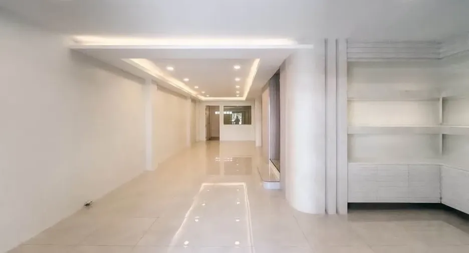 For sale 4 bedrooms townhouse in Wang Thonglang, Bangkok