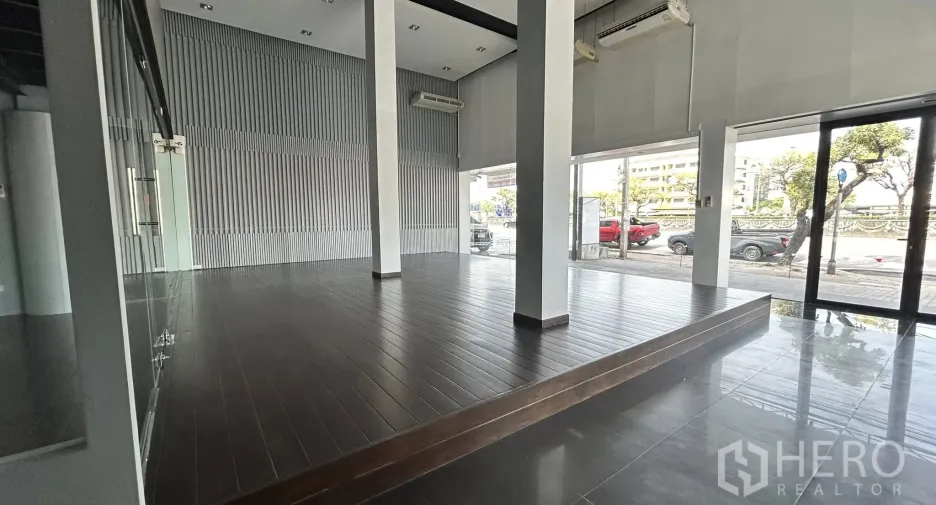 出租 和 出售 18 卧室 商业空间 在 Bang Phli, Samut Prakan