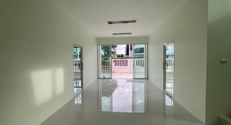 Almacén en venta en Sam Phran, Nakhon Pathom