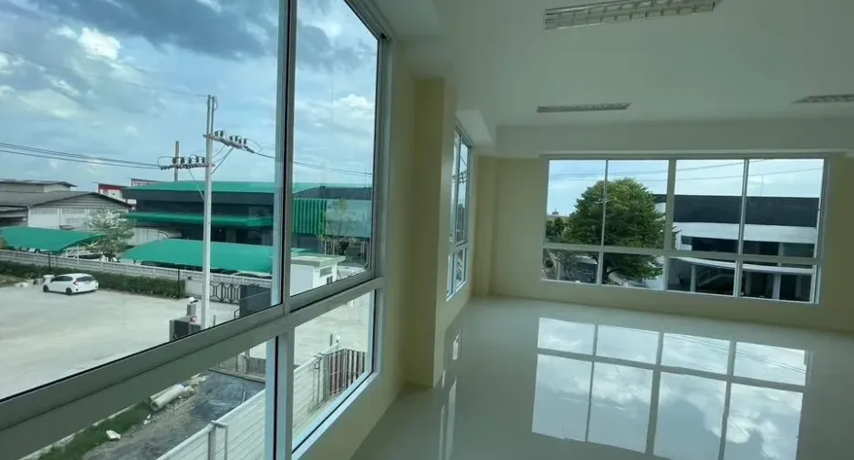 Almacén en venta en Sam Phran, Nakhon Pathom