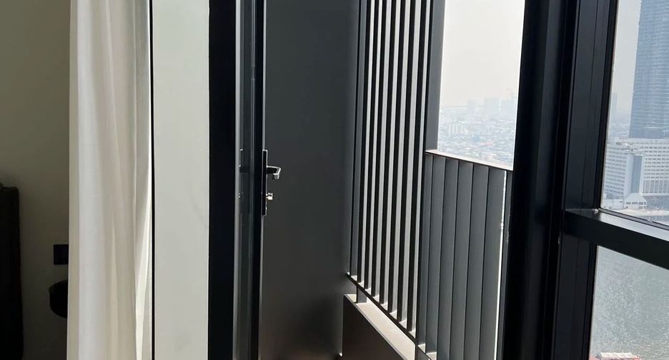For rent studio condo in Khlong San, Bangkok