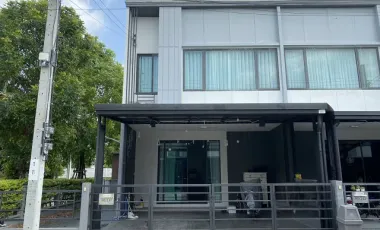 Reihenhaus zum Kauf mit 3 Zimmer in Saphan Sung, Bangkok